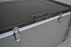 Engel MD60F Compressor Koelbox - 60 Liter 7 Engel MD60F Compressor Koelbox - 60 Liter -Winkel Voor Kampeerartikelen 1900 2849 md60f verschluss detail